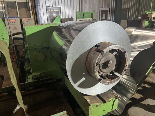 Hot Dip Galvanisierte Eisen-Stahl-Spule JIS G3302 Z120 Regelmäßige Spangel