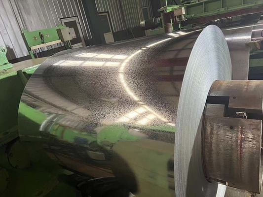 Hot Dip Galvanisierte Eisen-Stahl-Spule JIS G3302 Z120 Regelmäßige Spangel