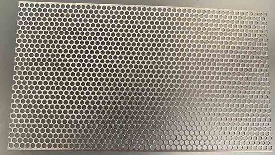 0.8 mm Dicke Aluminiumperforierte Platte / Aluminiumperforierte Bleche für den Bau