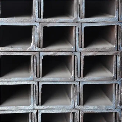 Warmgetränkt galvanisiertes C-Kanal-Stahl und Winkelstange ASTM A36 für Lagerdach