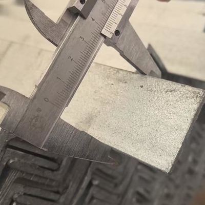 Warmgetränktes verzinktes Winkelstahl / Winkelbalken ASTM A36 Breite 30/40/50 mm
