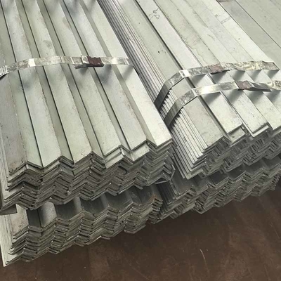 Warmgetränktes verzinktes Winkelstahl / Winkelbalken ASTM A36 Breite 30/40/50 mm