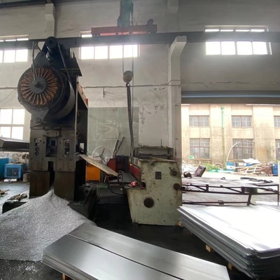 Mikroporöses 12mm durchlöcherte Aluminiumschirm mit kundenspezifischem Loch
